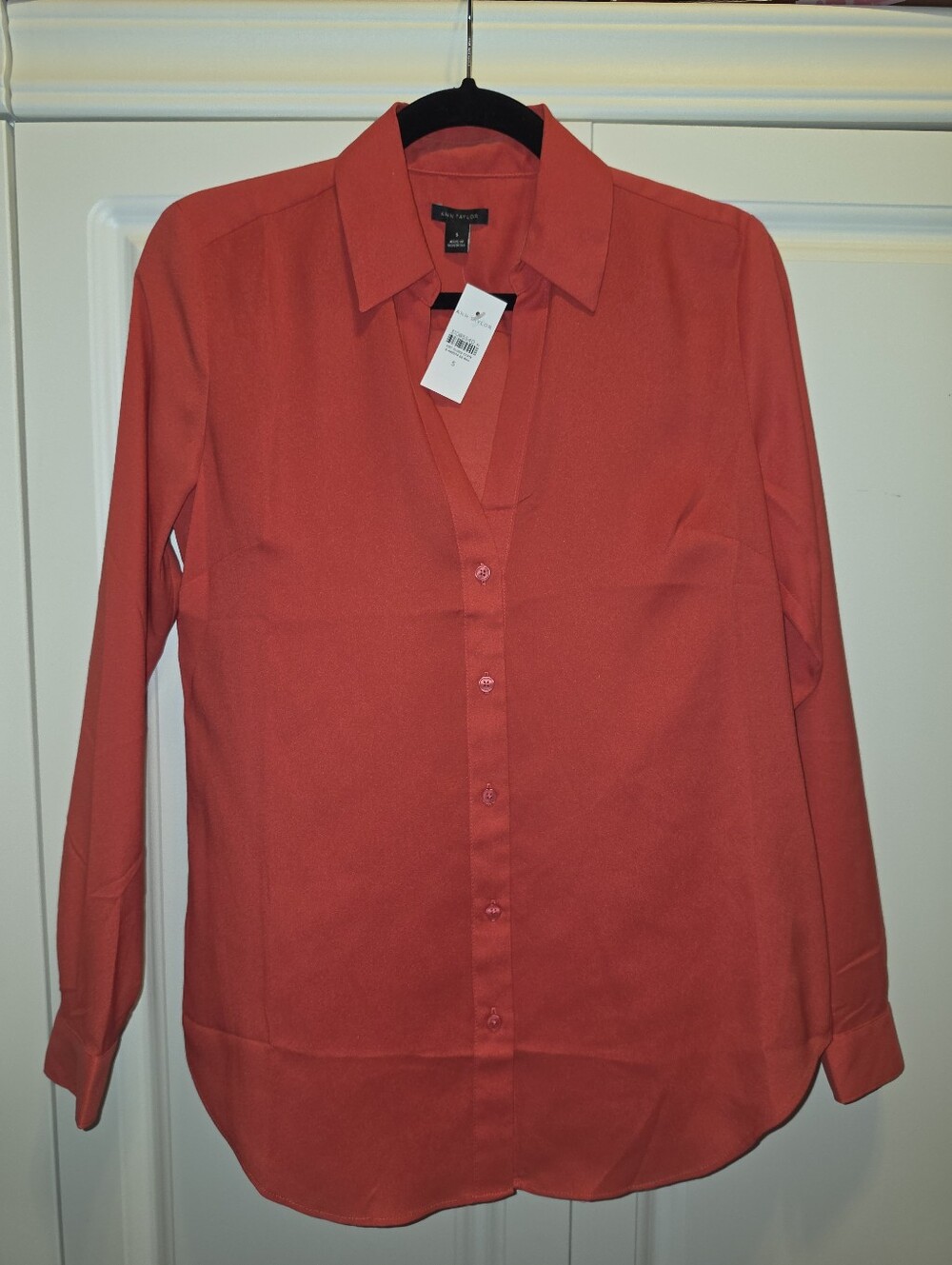 NWT Ann Taylor Womens Red Button Down Long Sleeves Shirt